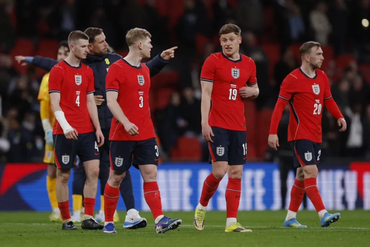 Exclusion de joueurs de l'équipe d'Angleterre avant le Japon