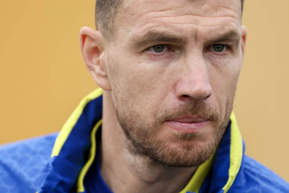 Dzeko souligne la pression sur l'Italie avant le barrage