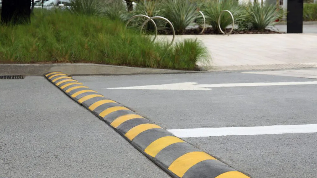 هيئة الطرق تعالج ملاحظات المواطنين عبر مركز 938