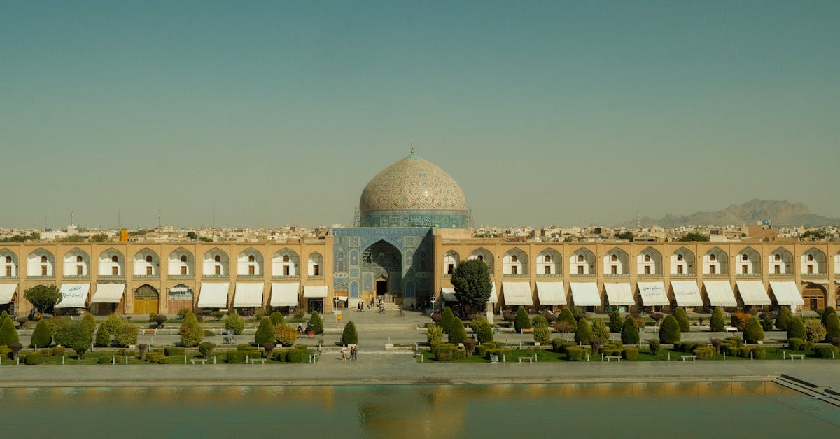 حرب الـ 40 يومًا: حضارة إيران وثقافة أمريكا