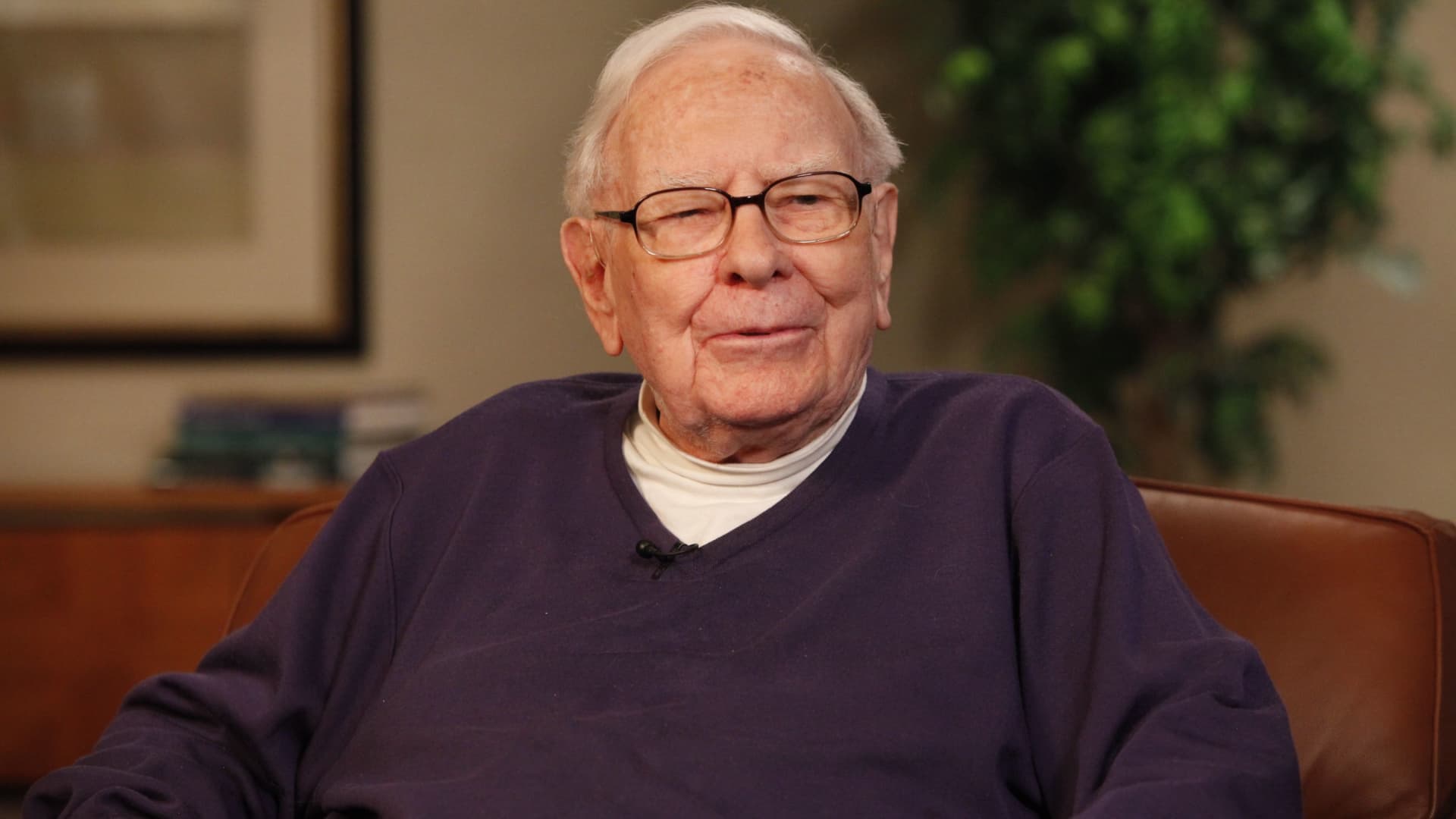 Warren Buffett vend ses actions Apple et prévoit d'acheter plus