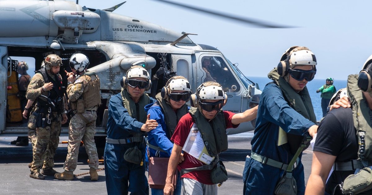 البنتاغون: 15 سفينة تجارية تأثرت بهجمات الحوثيين