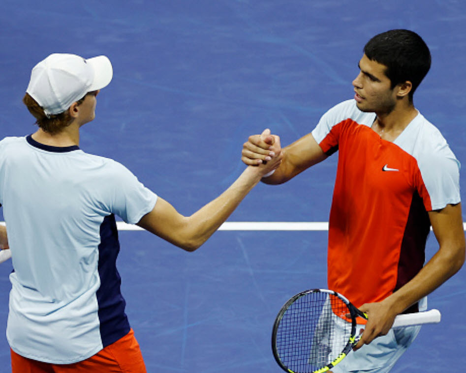 Sinner brille lors du match contre Alcaraz au tournoi de tennis