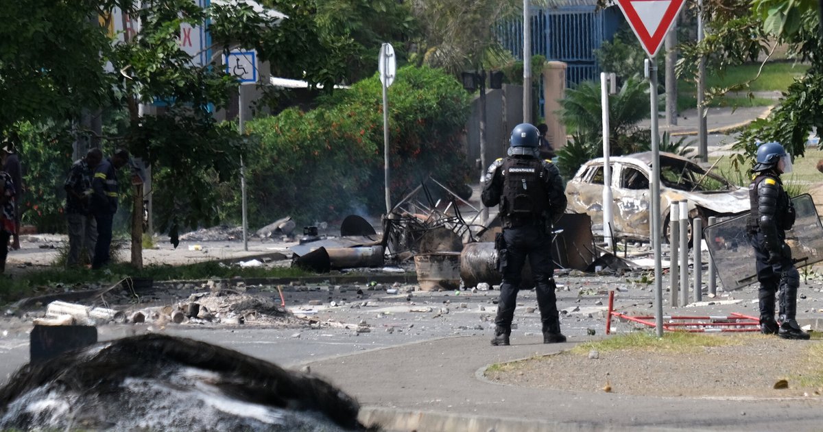 Rejecting constitutional reform project in New Caledonia