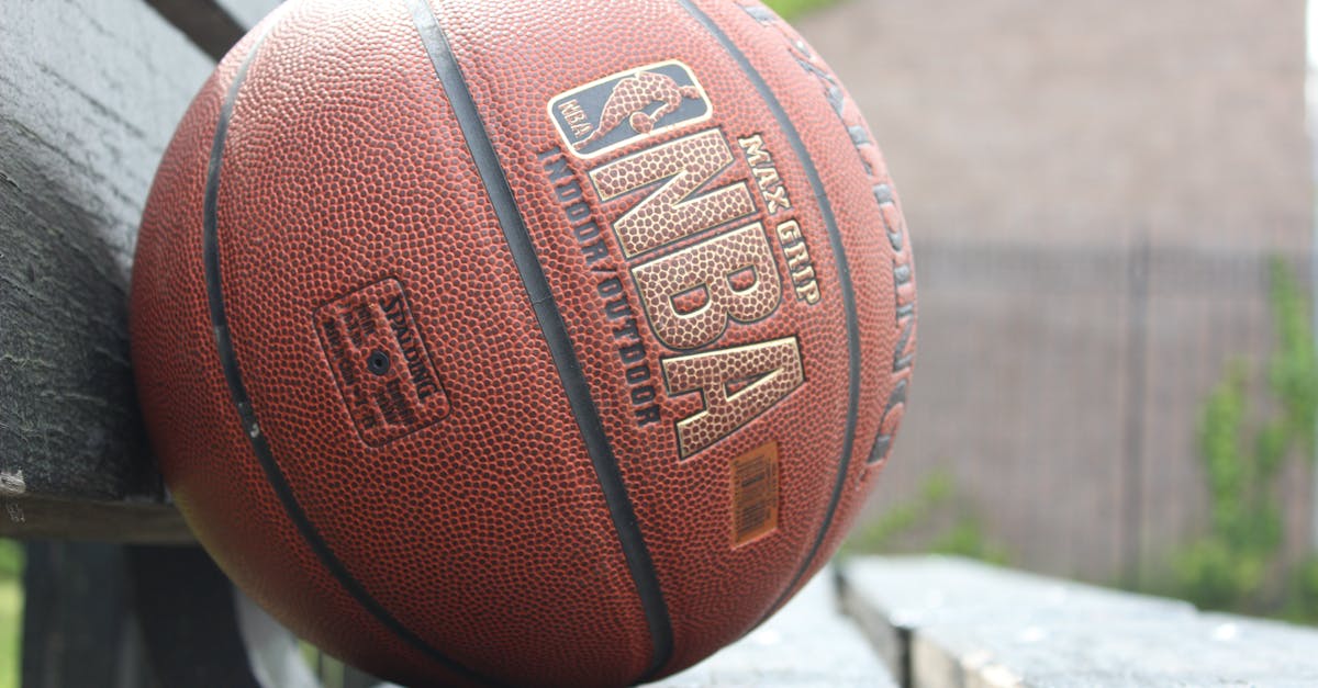 سبيرز يتفوق على تريل بليزرز في مباراة مثيرة