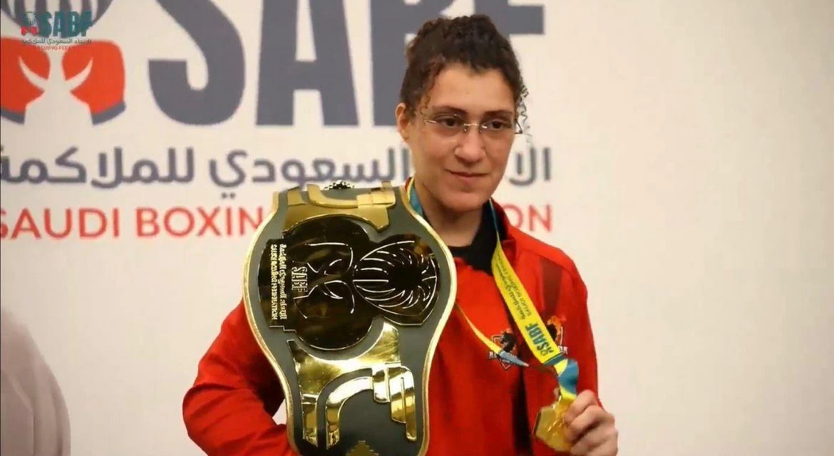 نجاح ريناد جمال في بطولة حزام السعودية للملاكمة