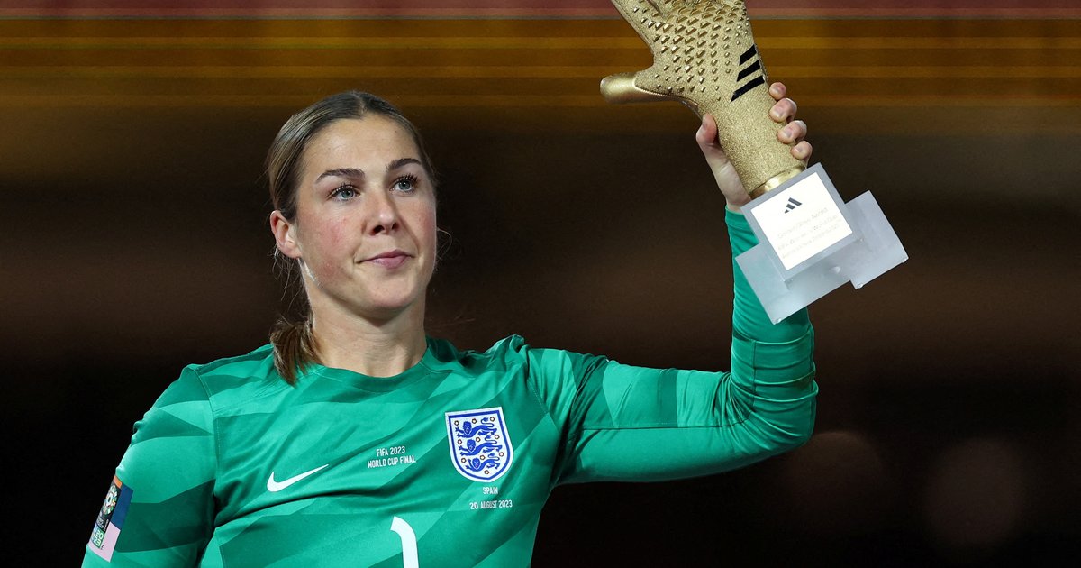 حارس أرجنتيني يعتدي على قائد فريقه في الدوري الإسباني