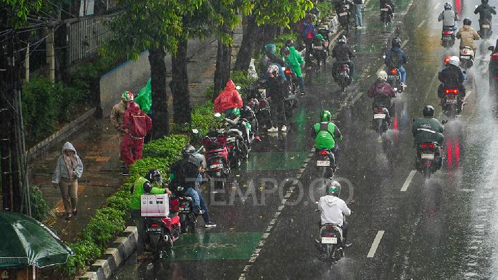 توقعات الطقس في جاكرتا: أمطار خفيفة يوم الإثنين