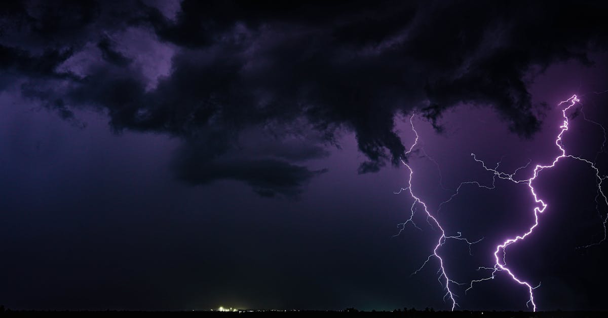 أمطار خفيفة إلى متوسطة على الرياض حتى الجمعة