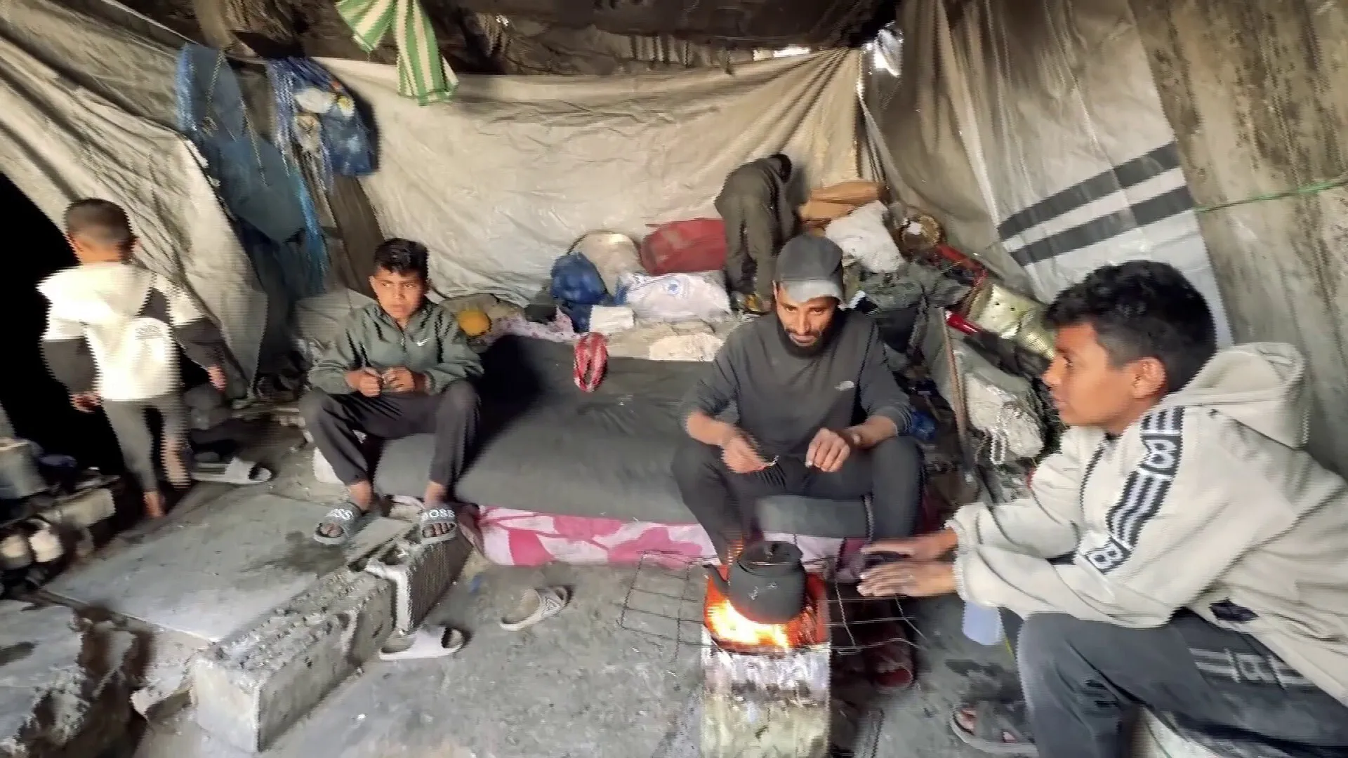 أزمة الإيواء في غزة: نازحون في مبانٍ مهددة بالانهيار