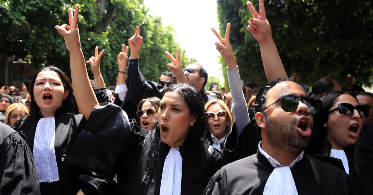 Condamnation de la suspension de l'Association des droits de l'homme