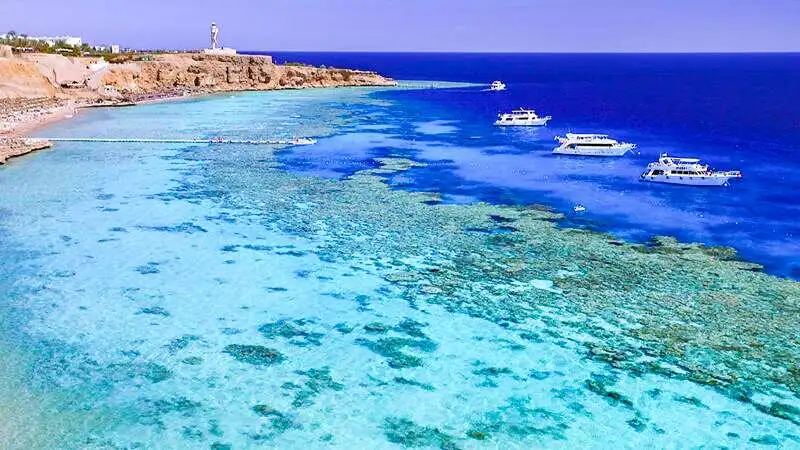 Deux blessés dans un accident de minibus à Safaga