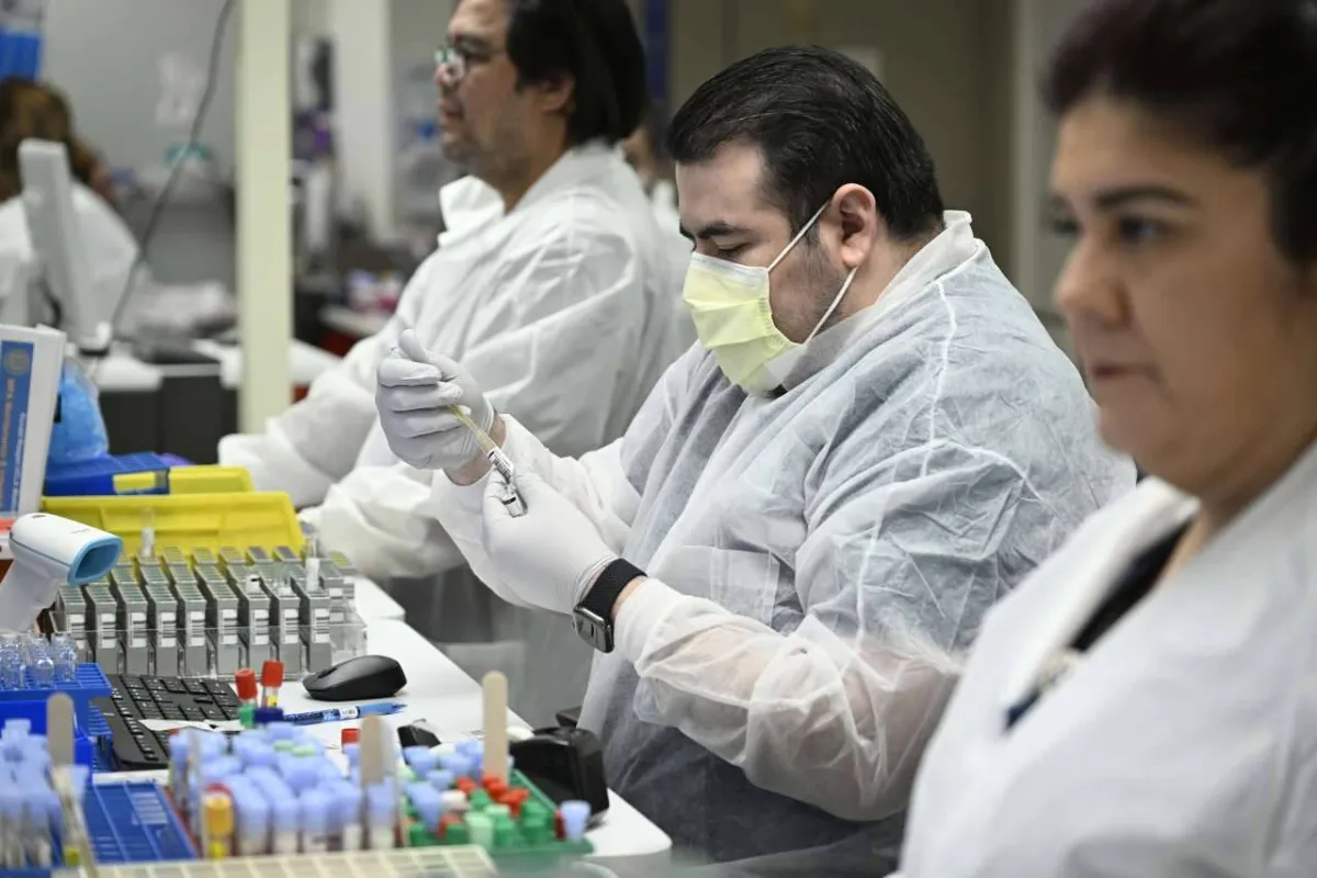 اختبار دم يكشف السرطان مبكراً