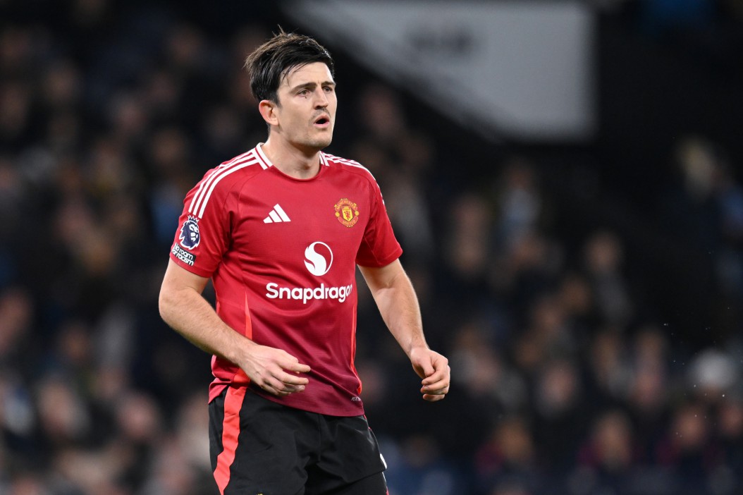 ماغواير يجدد عقده مع مانشستر يونايتد حتى 2027