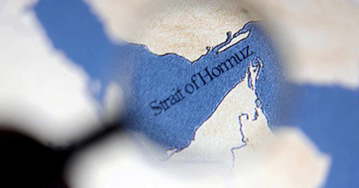 Chinesische Schiffe überqueren die Straße von Hormuz