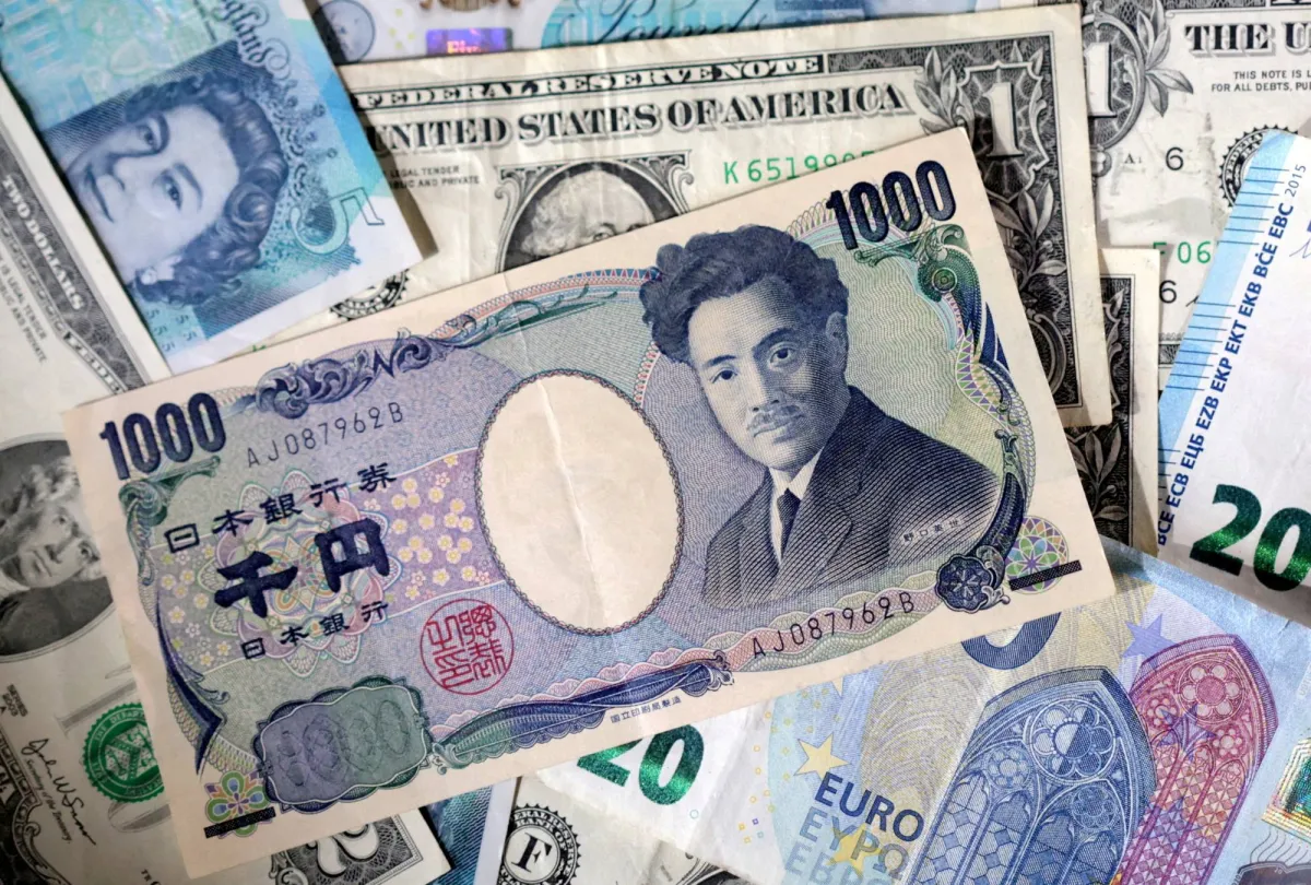 Japon: Intervention décisive menacée pour soutenir le yen à 160