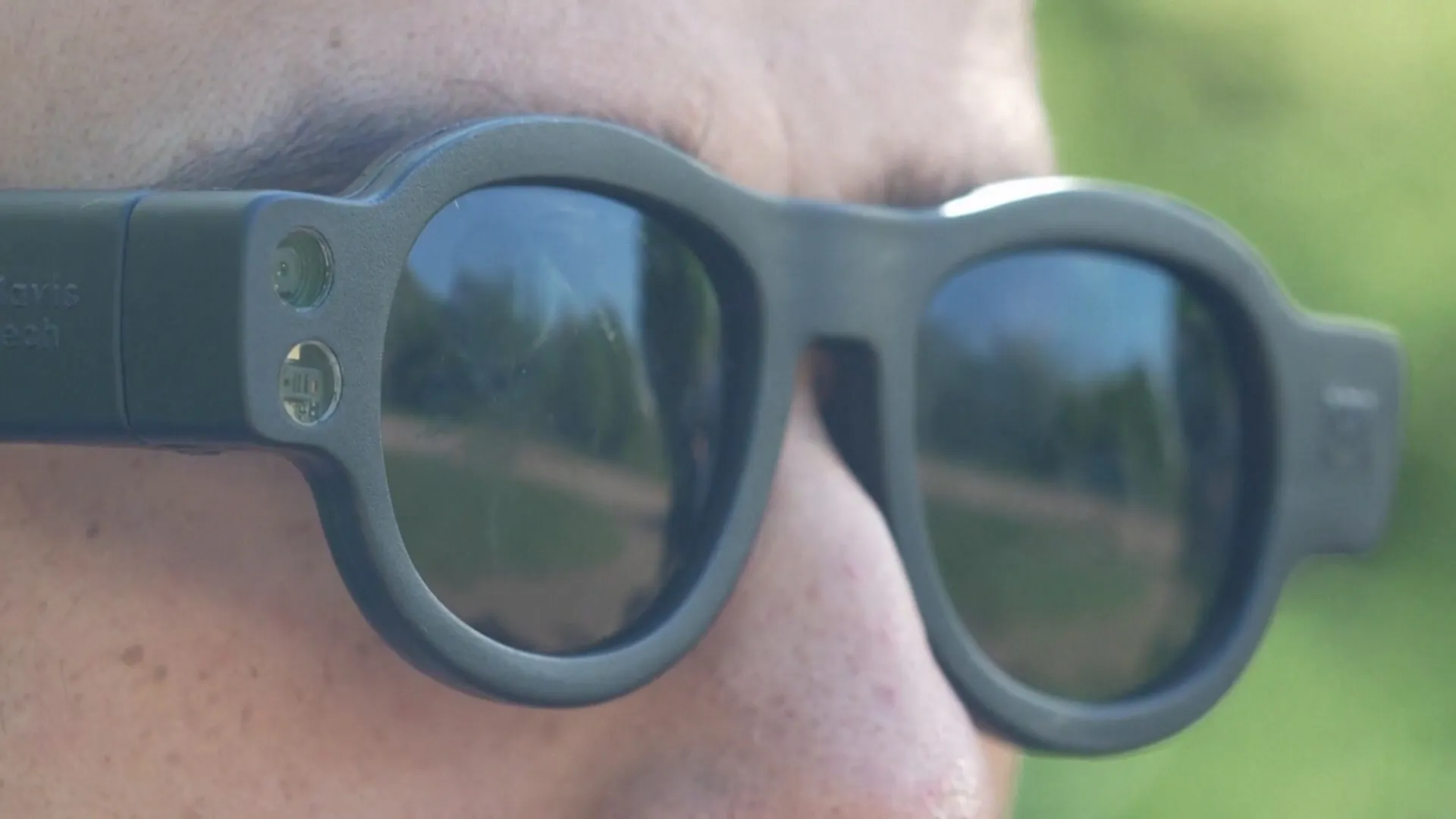 نظارات ذكية للمكفوفين تعزز الاستقلالية