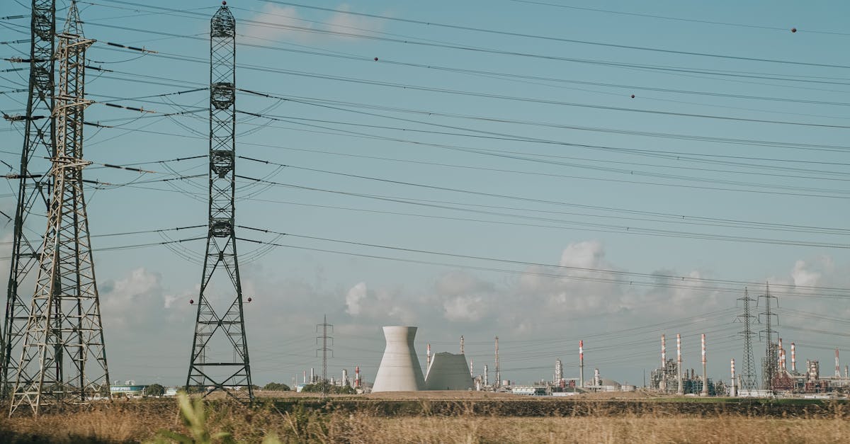 غارات أمريكية إسرائيلية على مجمع بتروكيماويات في إيران