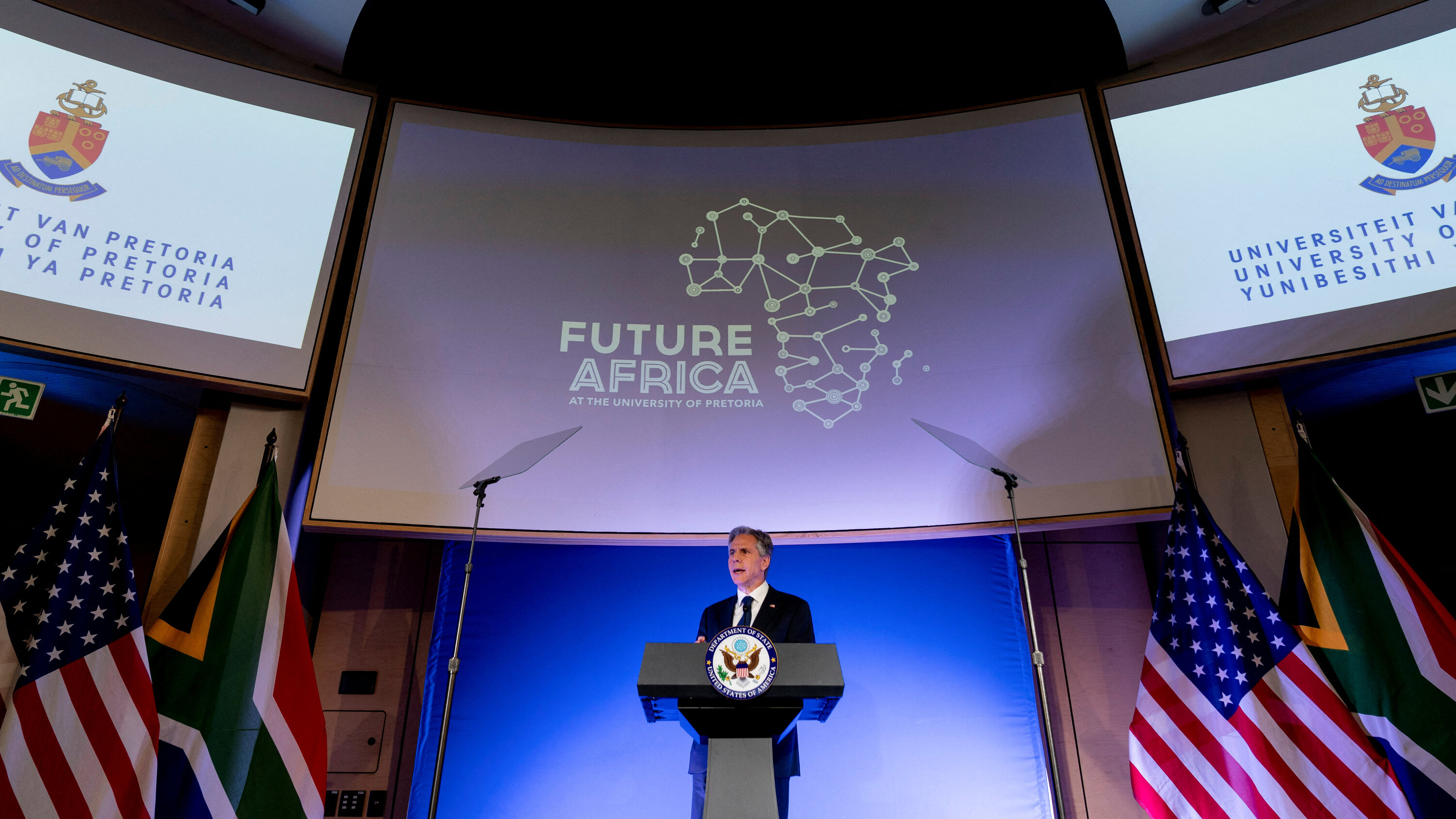 انتكاسات الديمقراطية في إفريقيا وتأثير النفوذ الغربي