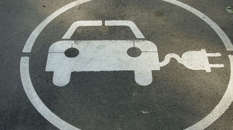 Affluence inexplicable aux stations-service en Égypte