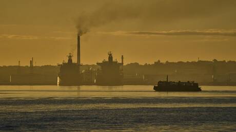 Kapal tanker minyak Rusia berlayar ke Kuba meski embargo