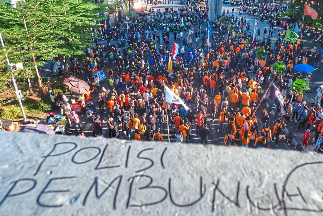 احتجاجات جيل الألفية الجديدة وتأثيرها على السياسة