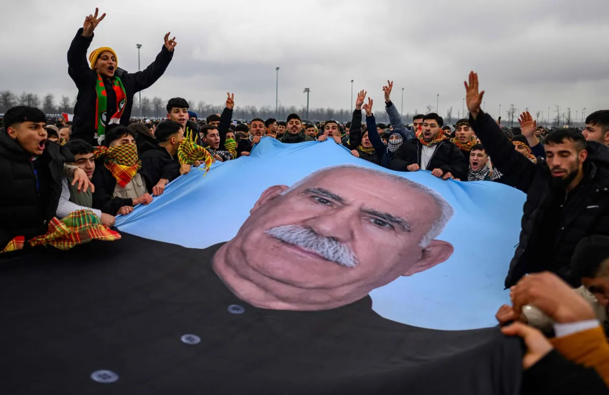 تركيا تنهي عزلة أوجلان في إيمرالي