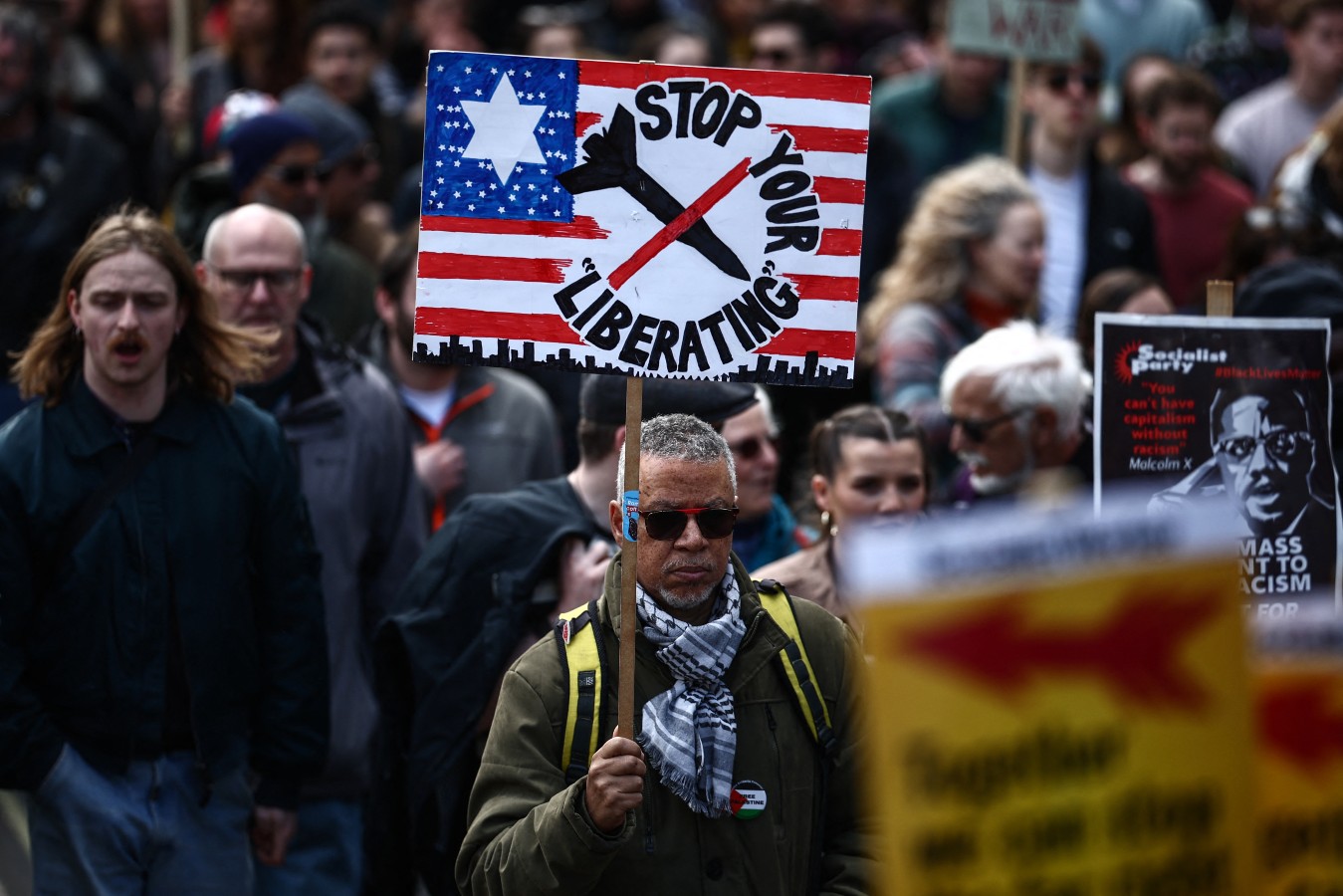 استطلاع يكشف معارضة مسلمي بريطانيا للحرب على إيران