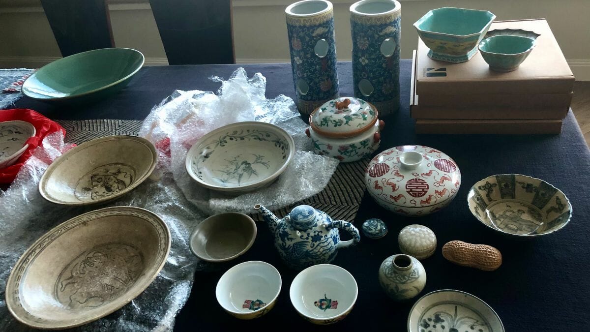 اكتشاف خزف صيني نادر في معرض كنوز غارقة بجدة