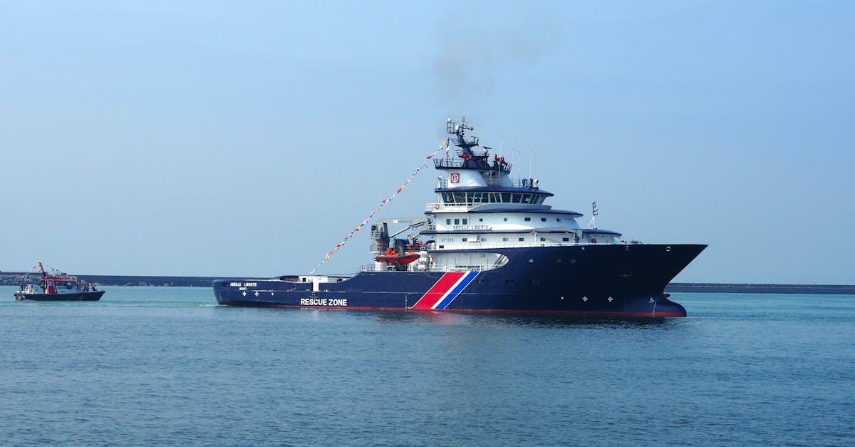 جهود فرنسية لإعادة فتح مضيق هرمز amid الأزمة