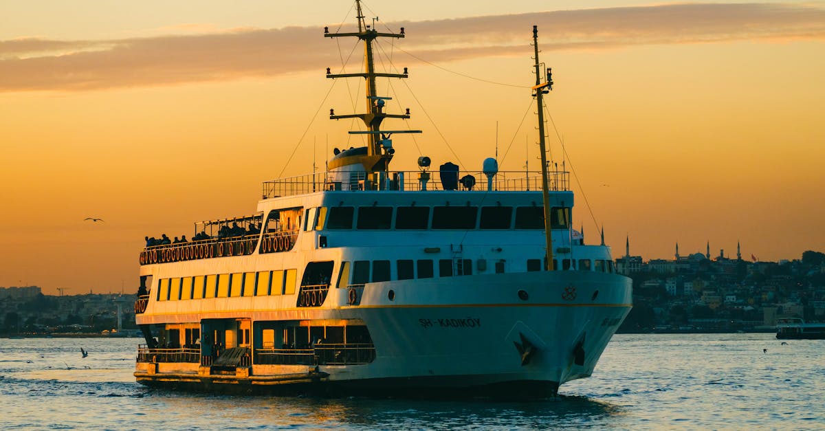 تركيا تعبر مضيق هرمز وسط مفاوضات مع إيران