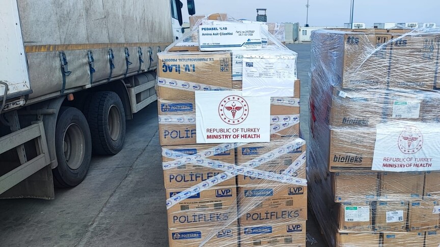 مساعدات طبية من تركيا تصل إلى إيران لتعزيز الدعم الصحي