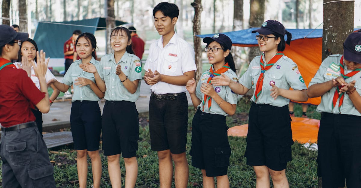 Coopération entre forces armées et ministère de l'Éducation