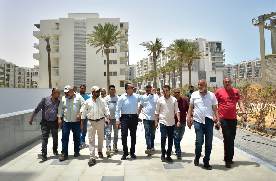 متابعة مشروعات العلمين الجديدة والتزام الحكومة بالجودة