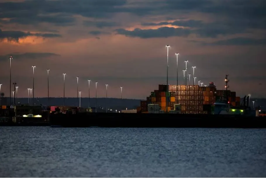 تعليق قانون جونز وتأثيره على إمدادات النفط الأمريكية