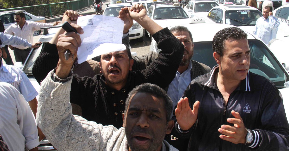 افتتاح مجمع مواقف سيارات الأجرة في الحسينية