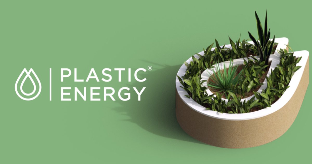 تحويل النفايات البلاستيكية إلى طاقة بديلة في إندونيسيا