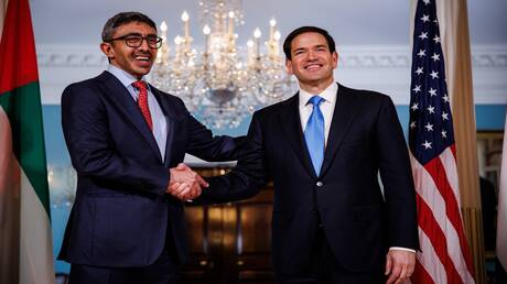 عبدالله بن زايد يبحث مع روبيو تداعيات الهجمات الإيرانية