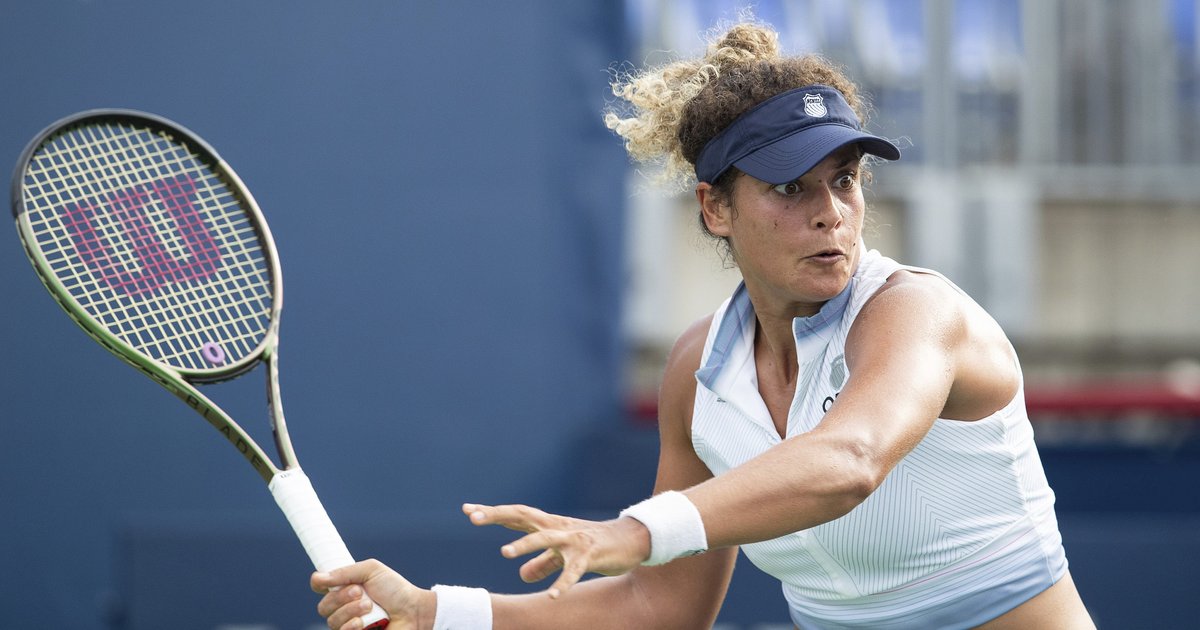 Célébration des championnes de tennis au club de Minya