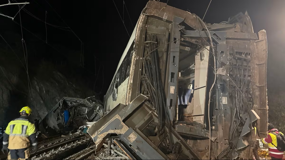أسباب حادث قطار آدموز في إسبانيا