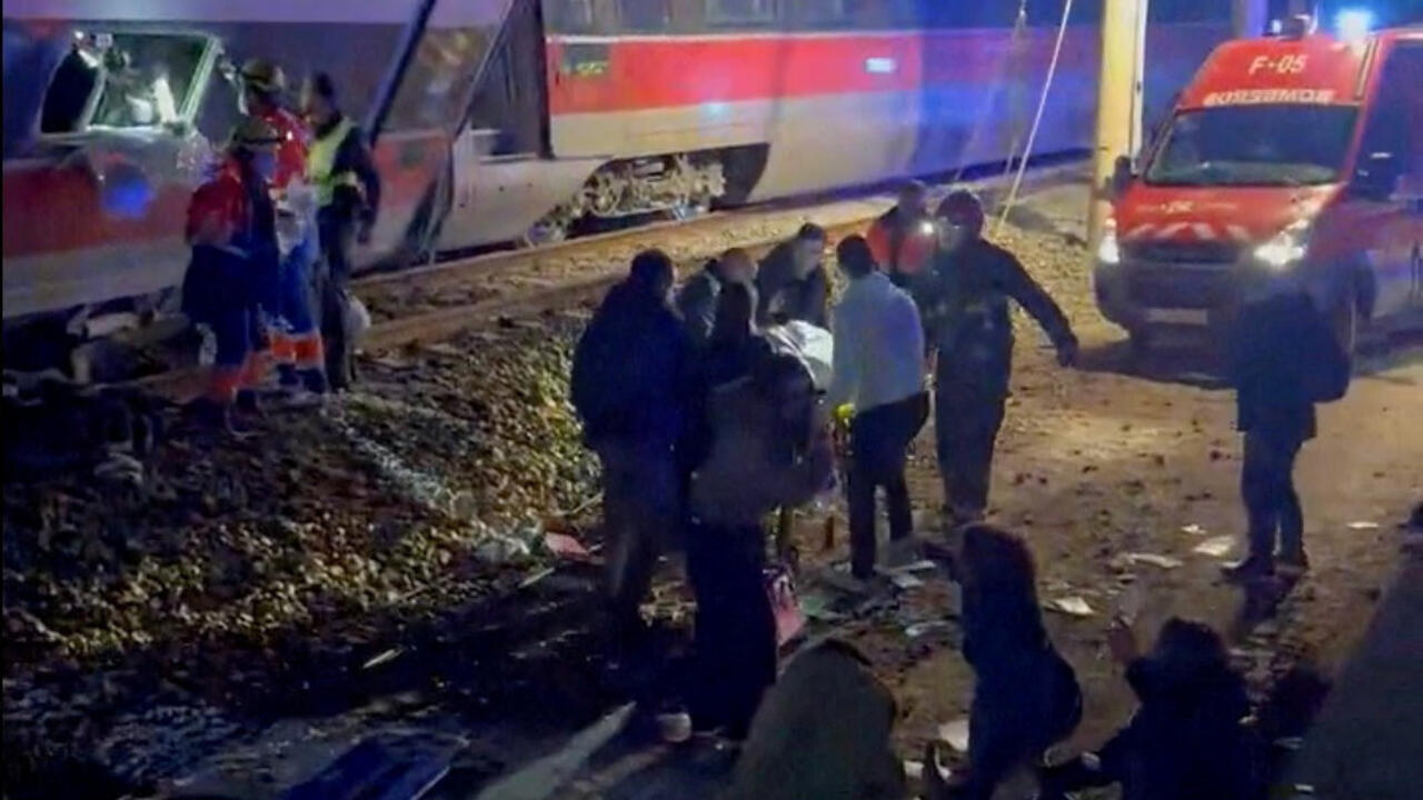 حادثة تصادم مميتة بين شاحنة وقطار TGV في فرنسا