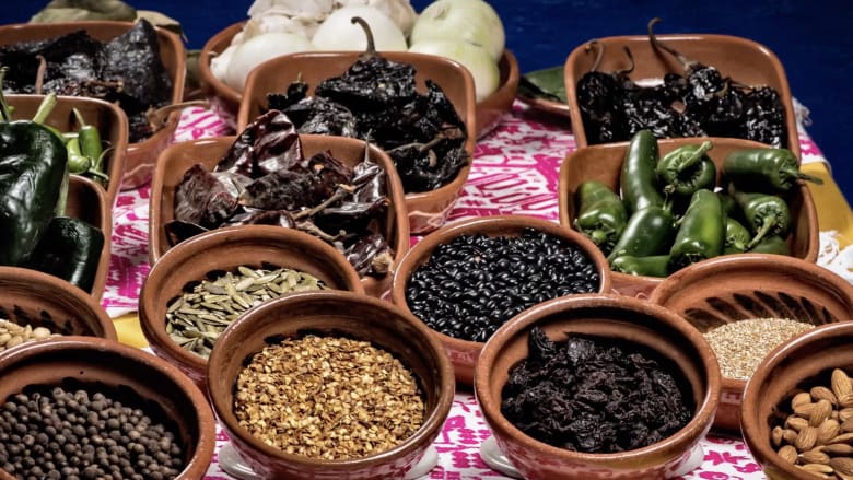 أطعمة تعزز المزاج وتقلل الاكتئاب