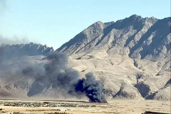 ترمب يهدد إيران بضربات عسكرية إذا لم تفتح مضيق هرمز