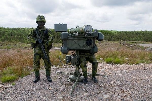 البحرين تعلن تدمير صواريخ وطائرات مسيرة إيرانية