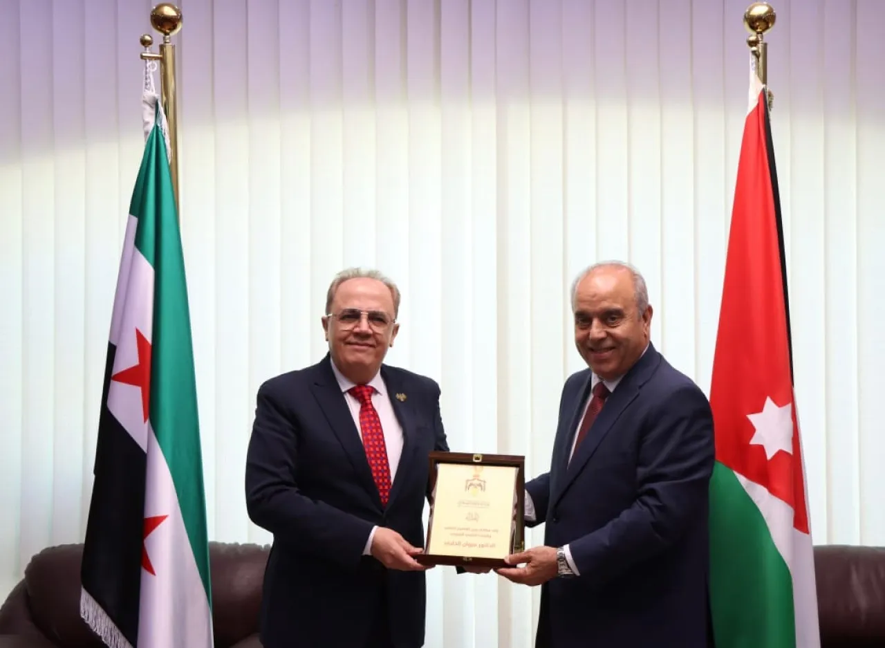 زيارة الخرابشة لمجمع المحطة الجامعي