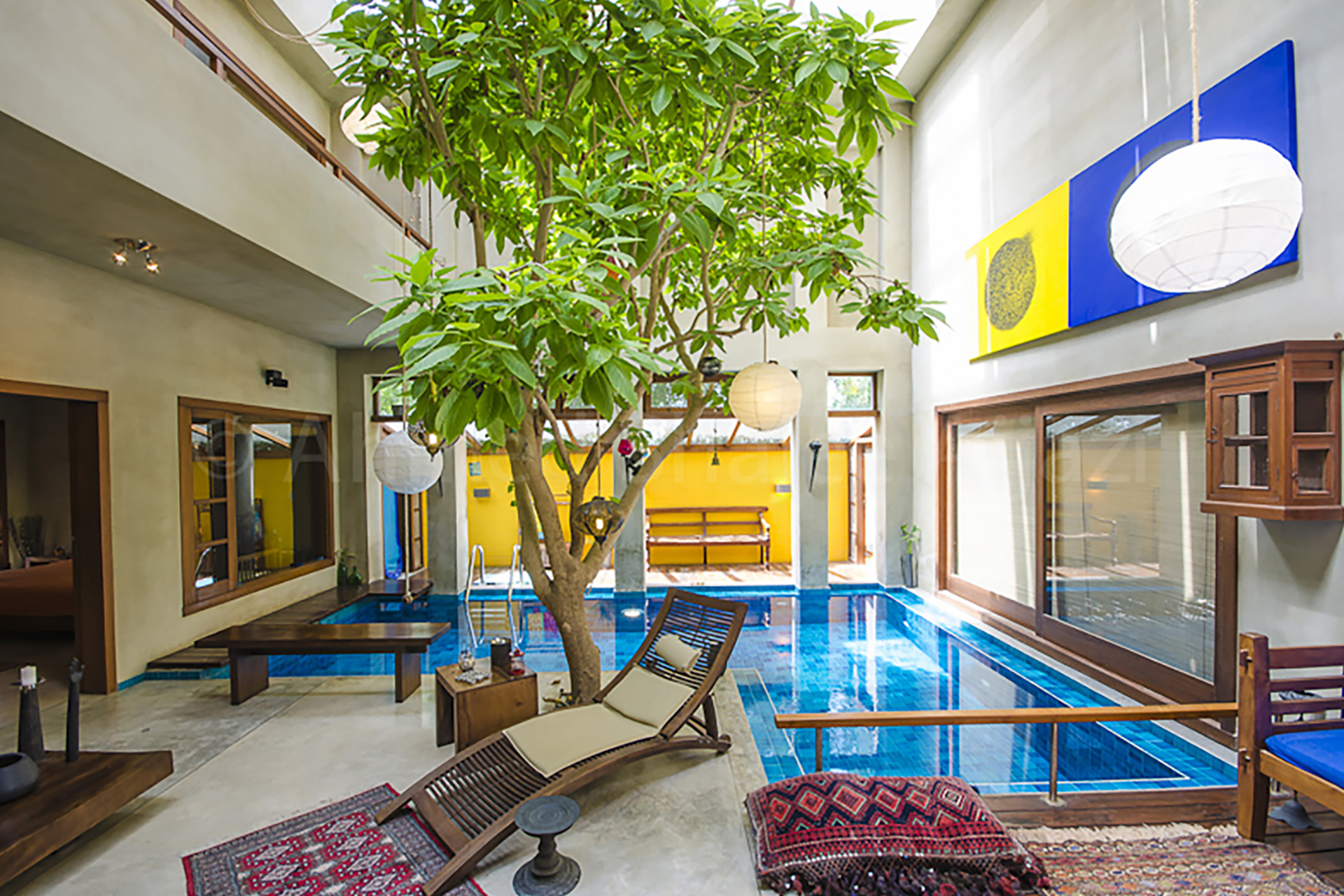 اتهامات "حارس فيصل" تستعرض القوة ومنع الدخول