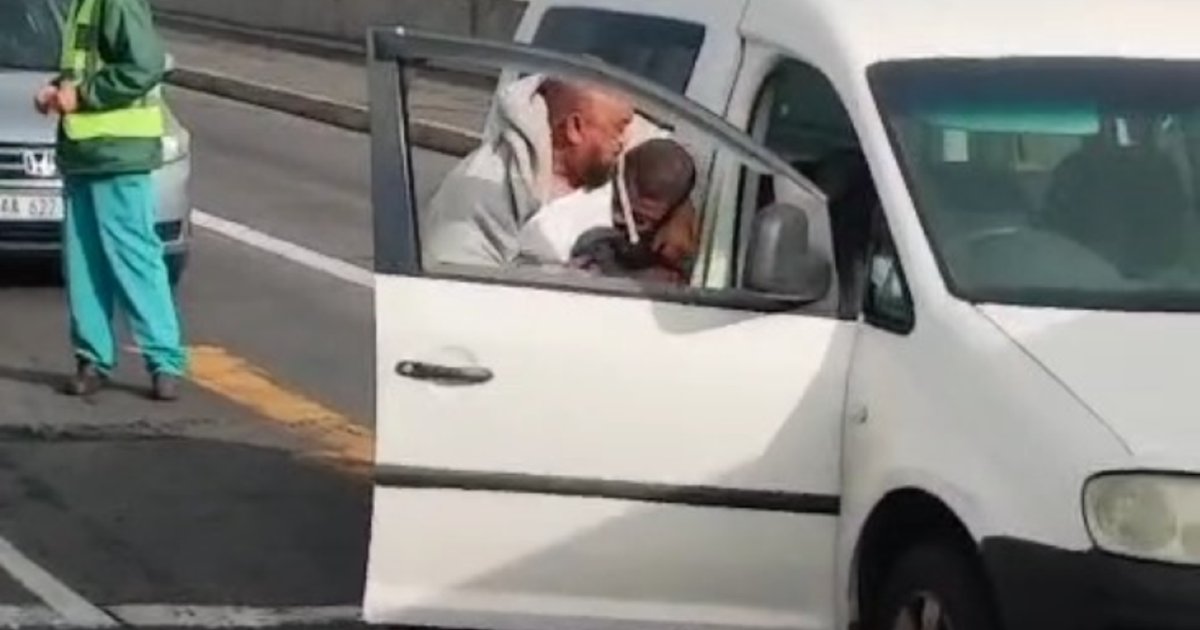 จับคนขับแท็กซี่ในอัสซีوتที่ไม่ส่งผู้โดยสาร