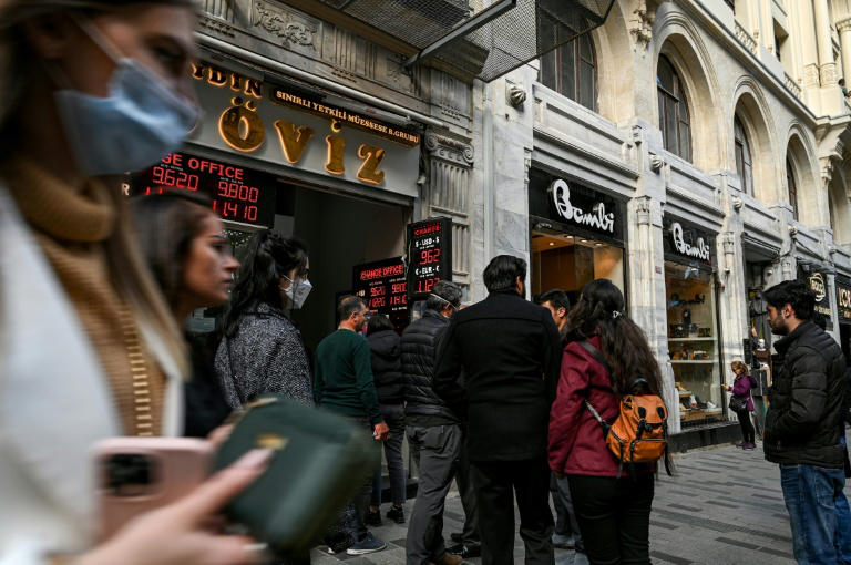 La Turquie envisage de vendre de l'or pour soutenir la livre