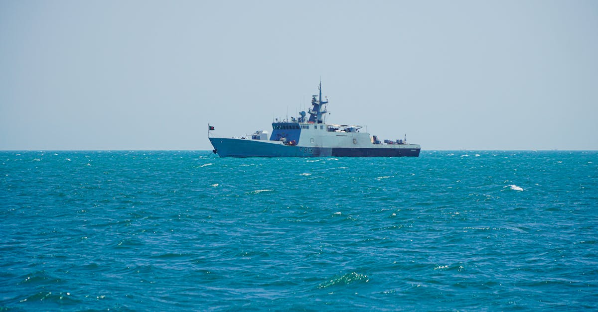 انفجارات في جزيرة خارك الإيرانية نتيجة هجمات أمريكية إسرائيلية