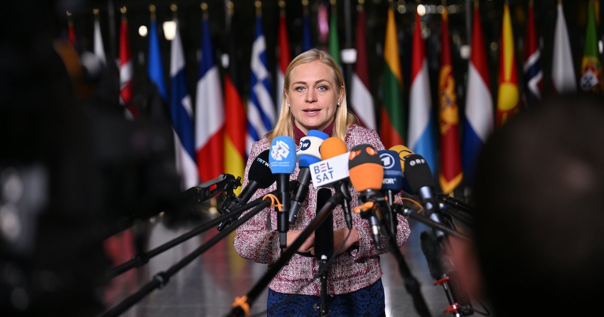 Meeting of 8 Foreign Ministers to Enhance Regional Cooperation